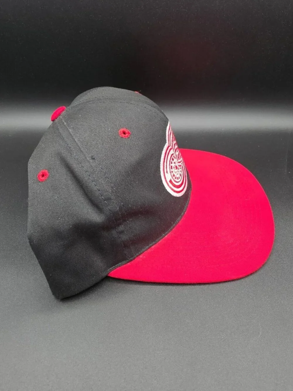 Vintage Sports Specialties Detroit Red Wings Plain Logo Snapback Amazing Conditi